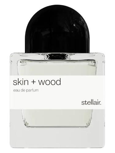 Frasco de Skin + Wood, de Stellair Perfumes