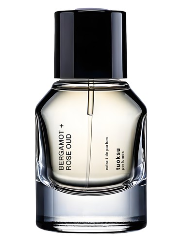 Frasco de Bergamot + Rose Oud, de Tuoksu