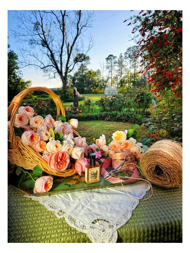 Frasco de Estate Rosarium, de Solstice Scents