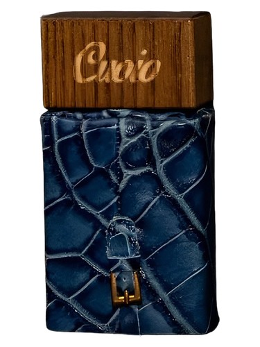 Frasco de Cuoio, de Santiago Luxury Parfum