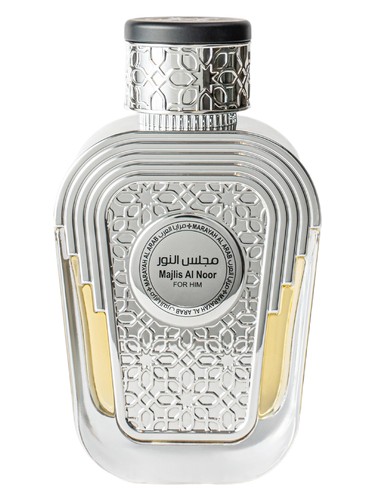Frasco de Majlis Al Noor, de Azha Perfumes
