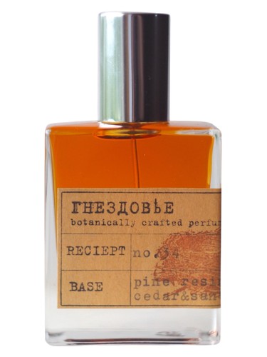 Frasco de No.34 Pinus Sylvestris — Gnezdovje Parfumerie