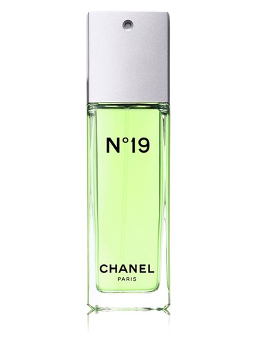 Frasco de Chanel N°19 — Chanel