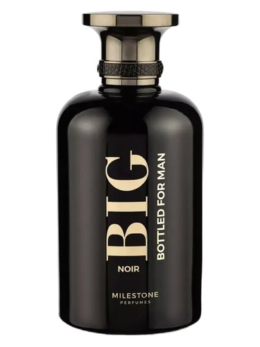 Frasco de Big Bottled Noir, de Milestone Perfumes