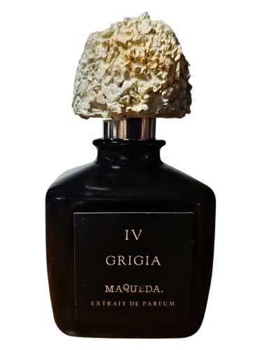 Frasco de GRIGIA, de Maqueda Perfume