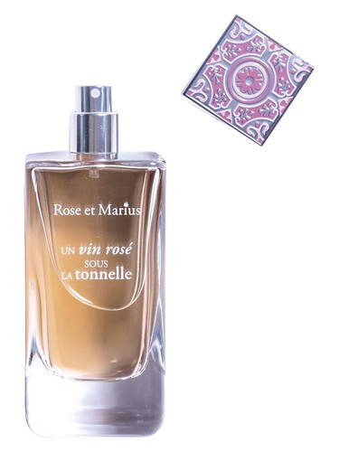 Frasco de Un Vin Rosé Sous La Tonnelle — Rose et Marius