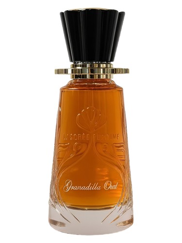 Frasco de Granadilla Oud — La Soiree Perfume