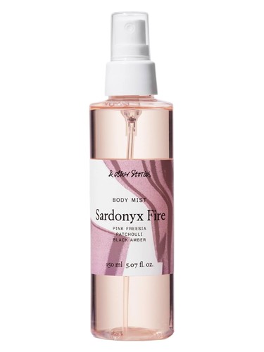 Frasco de Sardonyx Fire Body Mist, de And Other Stories