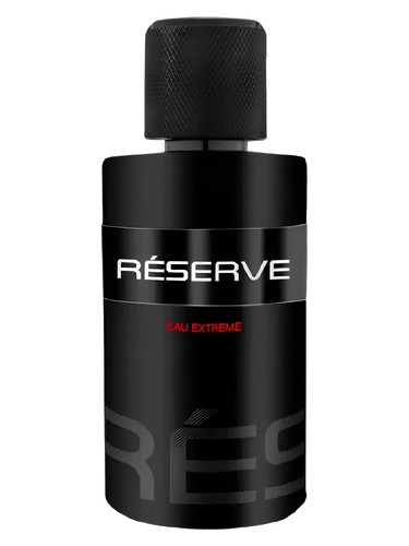 Frasco de Reserve Eau Extreme, de Fragrance World