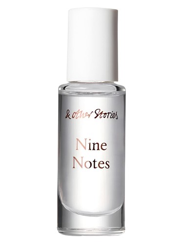 Frasco de Nine Notes Perfume Oil, de And Other Stories