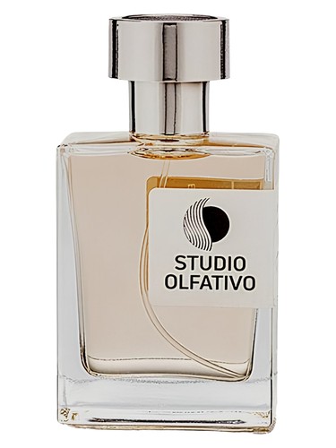 Frasco de Tropical, de Studio Olfativo