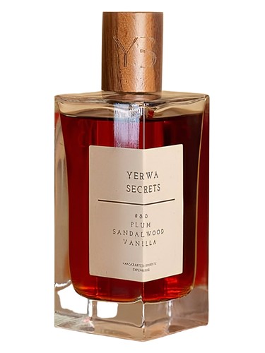 Frasco de #80 Plum Vanilla Sandalwood, de Yerwa Secrets