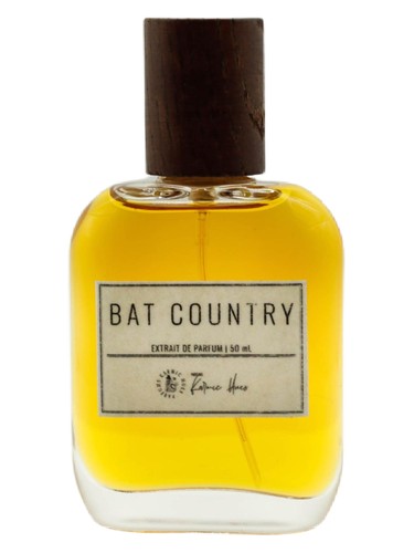Frasco de Bat Country — Parfums Karmic Hues