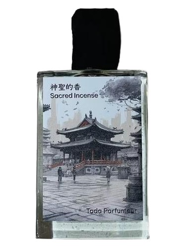 Frasco de Sacred Incense, de Tada Parfumeur