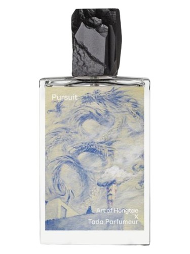 Frasco de Pursuit, de Tada Parfumeur