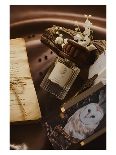 Frasco de Barn Owl, de SAKUNA Fragrance