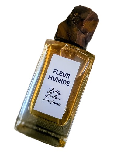 Frasco de Fleur Humide, de J'Elle Bulan Parfums
