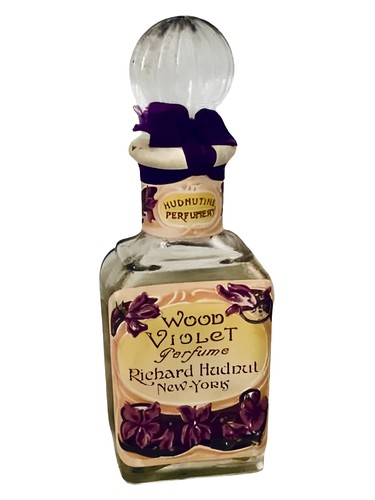 Frasco de Wood Violet, de Richard Hudnut