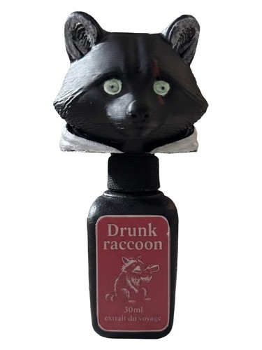 Frasco de Drunk Racoon, de Lowkey Scents