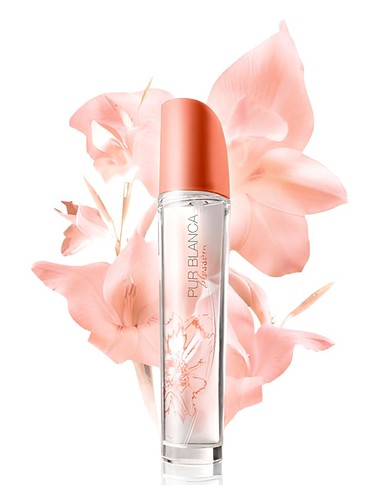 Frasco de Pur Blanca Blossom, de Avon