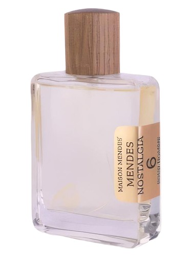 Frasco de Nostalgia No. 6, de Mendes Perfumes