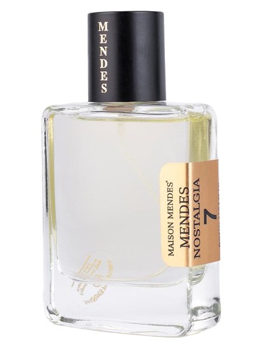 Frasco de Nostalgia No. 7, de Mendes Perfumes