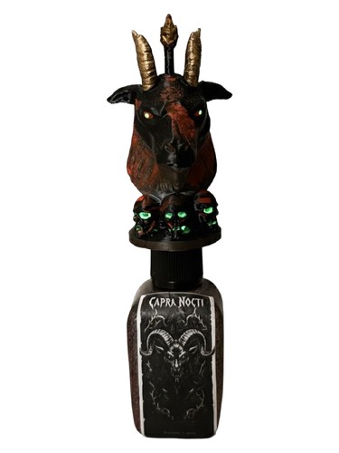 Frasco de Capra Nocti, de Lowkey Scents