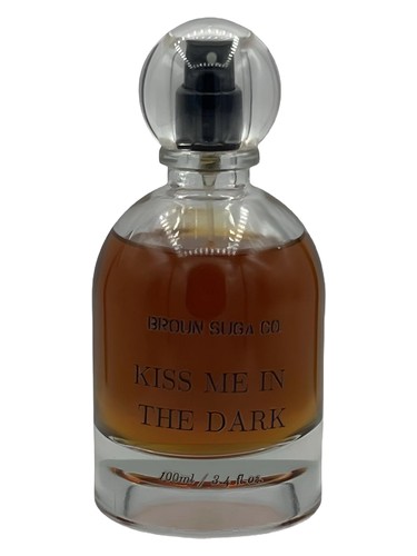 Frasco de Kiss Me In The Dark, de Broun Suga Co.