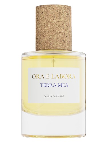 Frasco de Terra Mea, de Ora e Labora Parfums