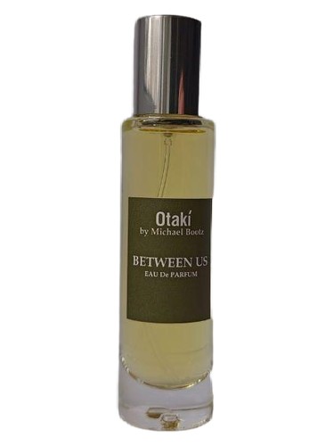 Frasco de Between Us, de Otaki parfums by Michael Bootz