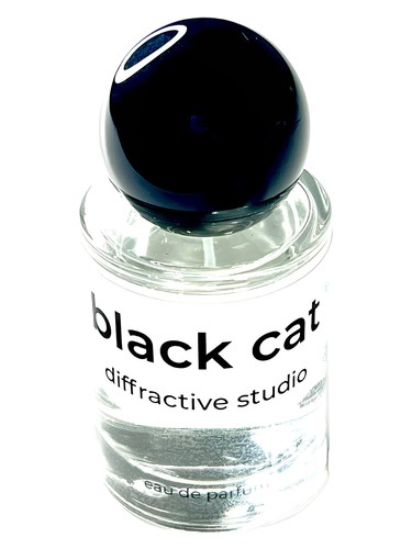 Frasco de Black Cat, de Diffractive Studio
