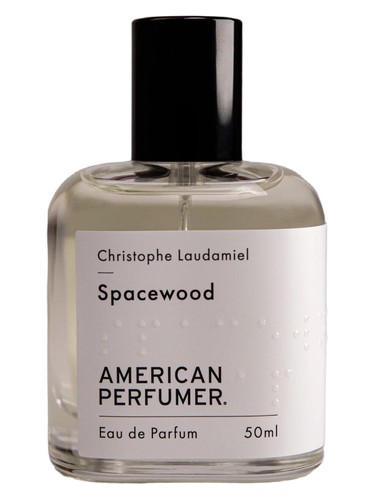 Frasco de Spacewood, de American Perfumer