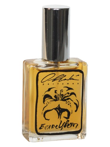 Frasco de White Flowers, de Oblaká Perfumes
