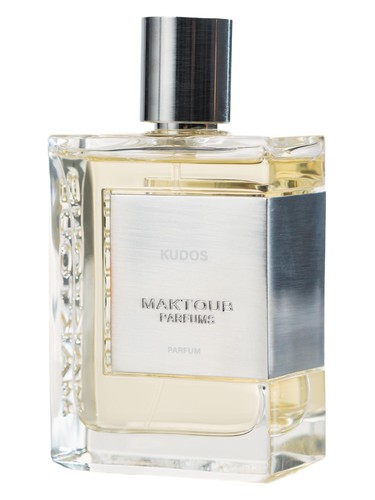 Frasco de Kudos, de Maktoub Parfums