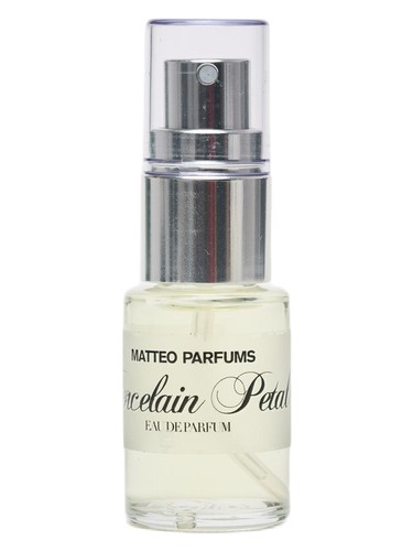 Frasco de Porcelain Petal, de Matteo Parfums