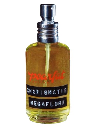 Frasco de Charismatic Megaflora, de Pearfat Parfum