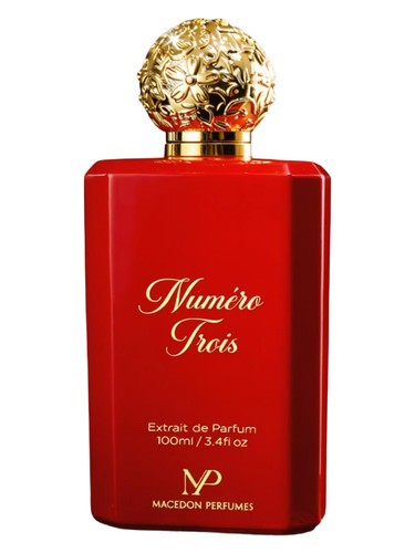 Frasco de Numéro Trois, de Macedon Perfumes