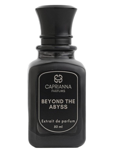 Frasco de Beyond the Abyss, de Caprianna Parfums