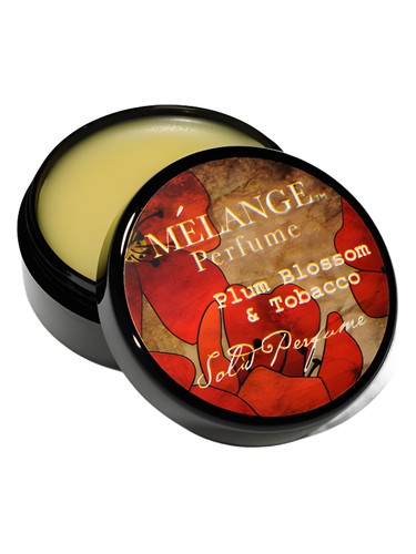 Frasco de Plum Blossom & Tobacco, de Melange Perfume