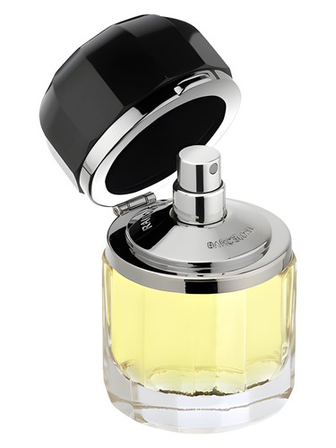 Frasco de White Musk, de Ramon Monegal