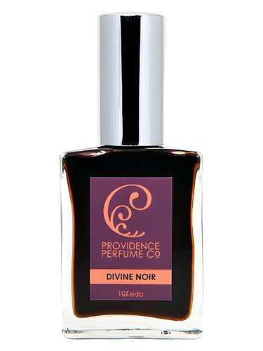 Frasco de Divine Noir, de Providence Perfume Co.