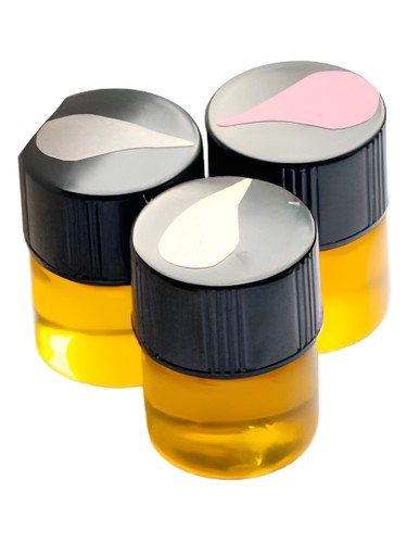 Frasco de Magnolia Grove Perfume Trio, de Phoenix Botanicals