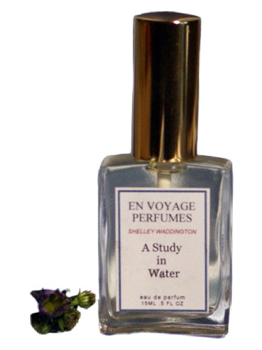 Frasco de A Study in Water, de En Voyage Perfumes