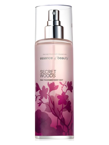 Frasco de Secret Woods, de CVS Essence of Beauty