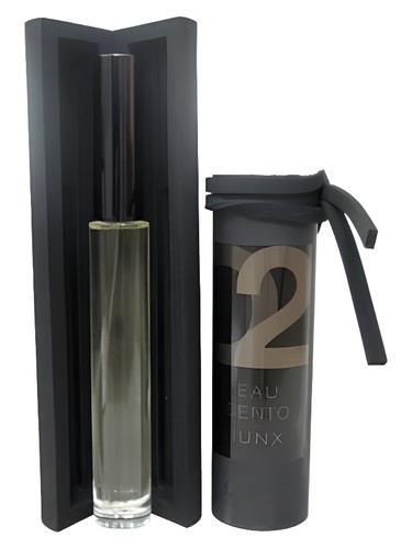 Frasco de No. 02 L’Eau Sento, de IUNX