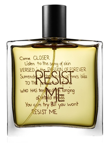 Frasco de Resist Me, de Liaison de Parfum