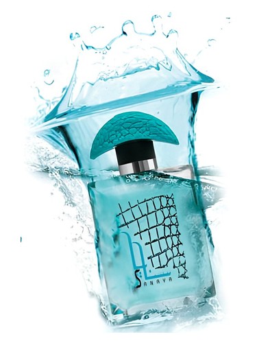 Frasco de Sanaya Aqua, de Junaid Perfumes