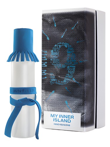 Frasco de Nine Reasons, de My Inner Island Parfums