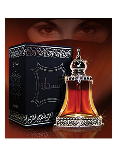Frasco de Al Mumtaz, de Hamidi Oud & Perfumes