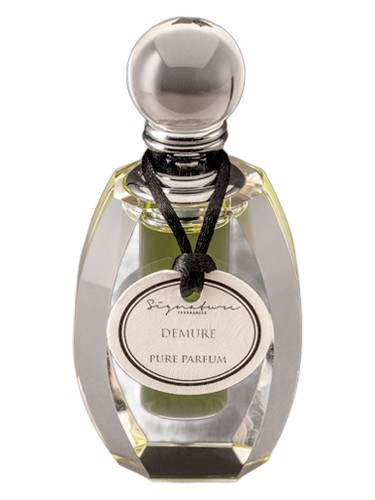 Frasco de Demure — Signature Fragrances